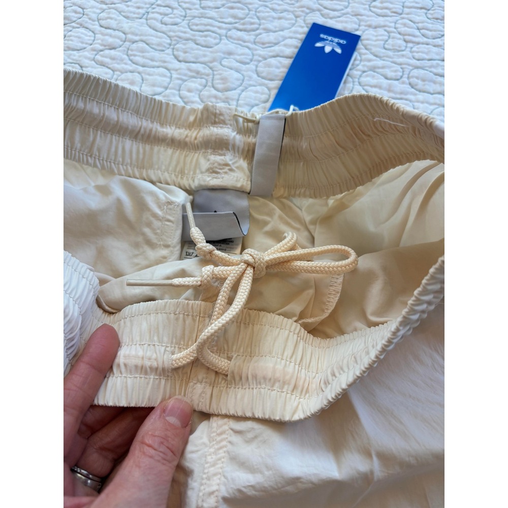 Adidas Originals Sprinter Shorts Mens Medium Wonder White Nylon 3-Stripe - Picture 4 of 5
